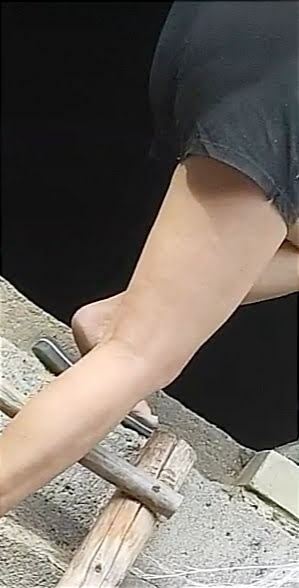 Sexy friends mom vpl cameltoe and upskirt compil — 32