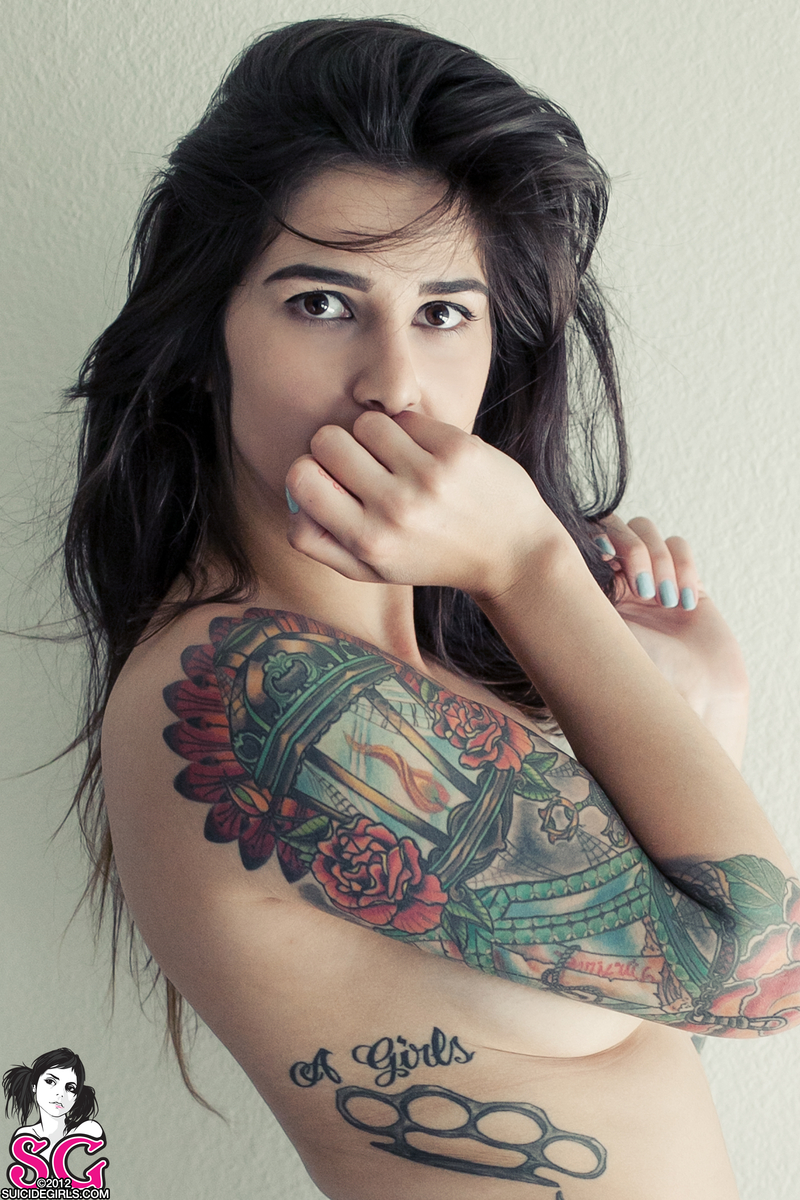Tattooed Teen posing nudes on the morning — 31