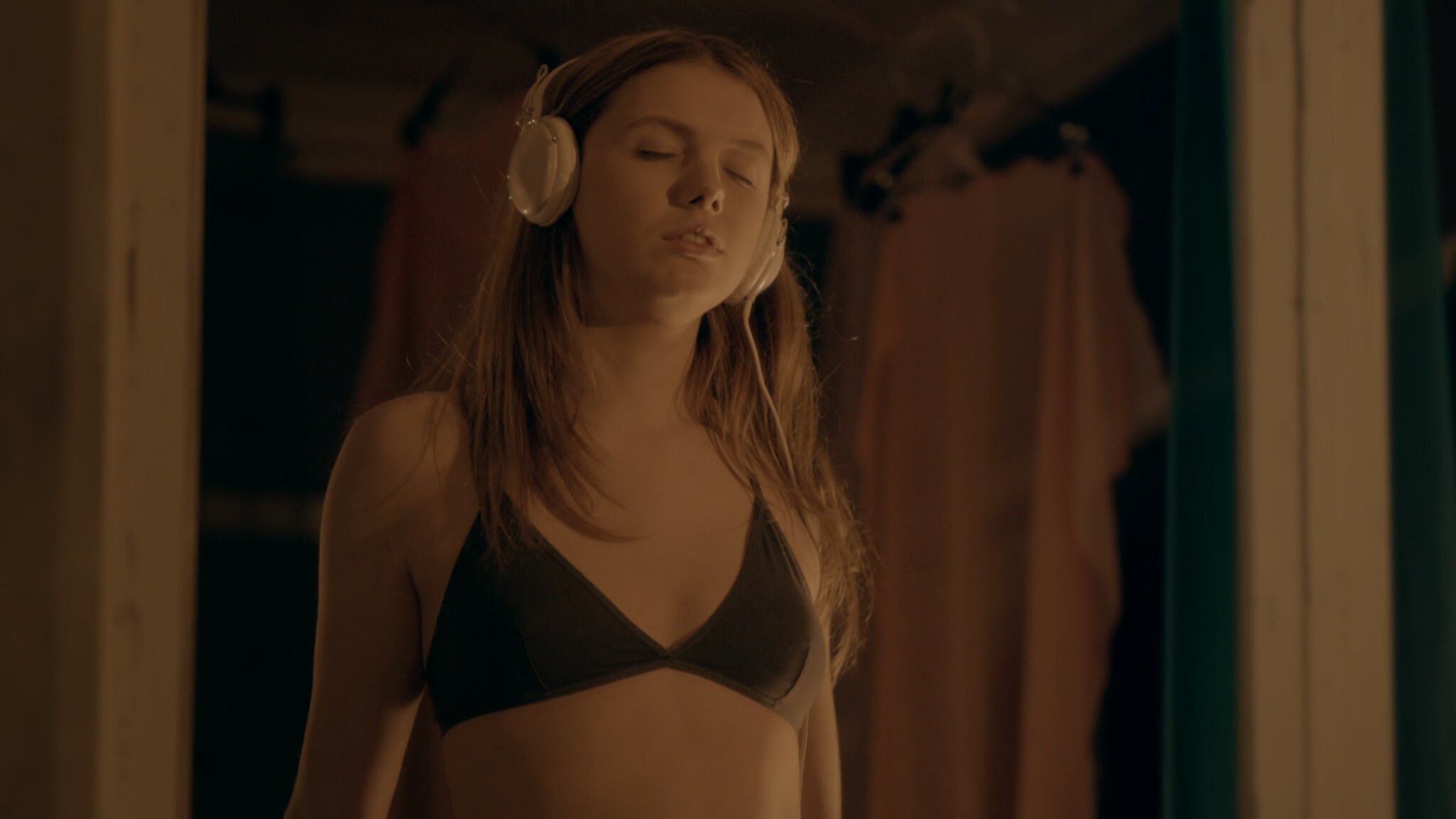 Hannah Murray Skins British TV Show Sexy Girl — 18