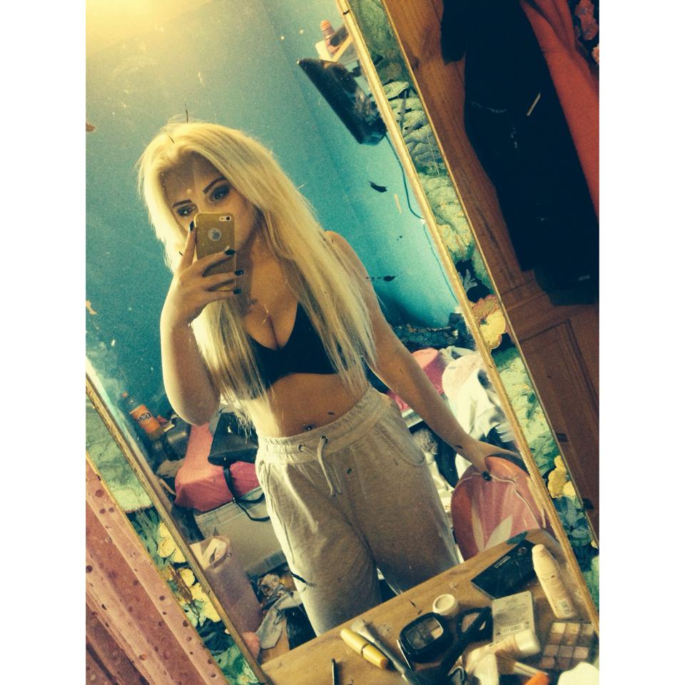 Big boobed blonde 18yo Facebook girl — 20