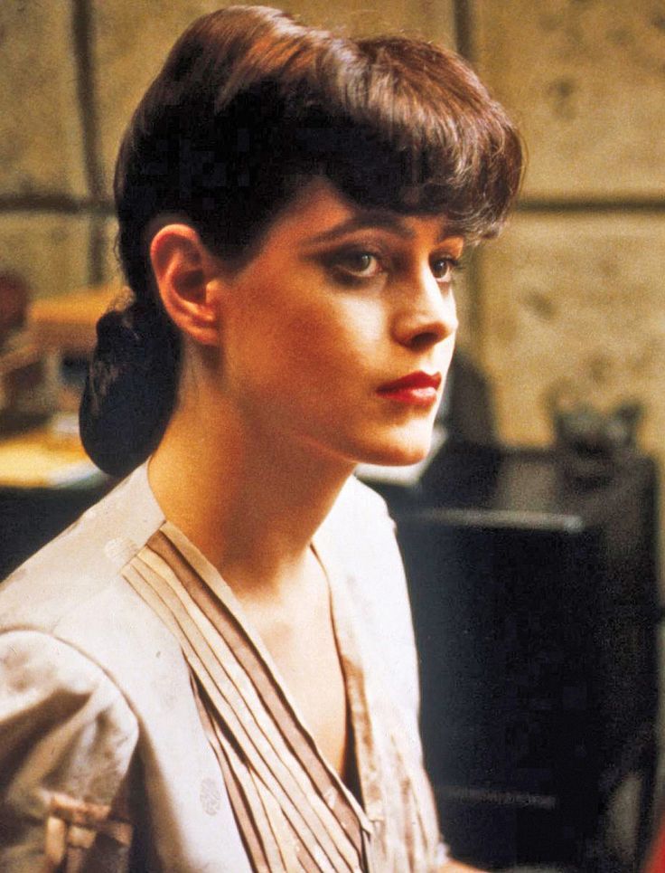 Stunning Celebrities With Bangs!!!! — 9