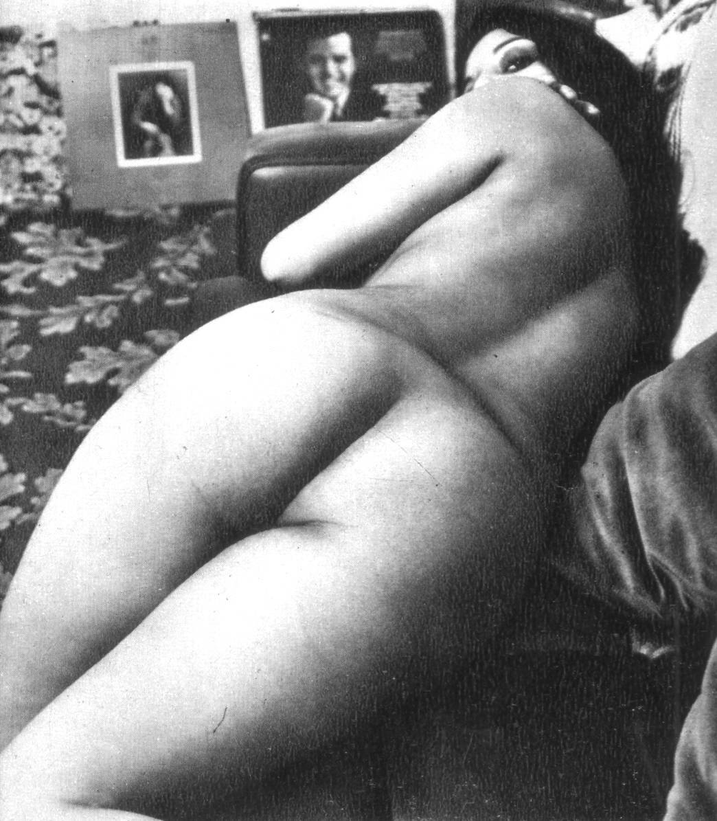 Maya Singh - leather sofa — 12