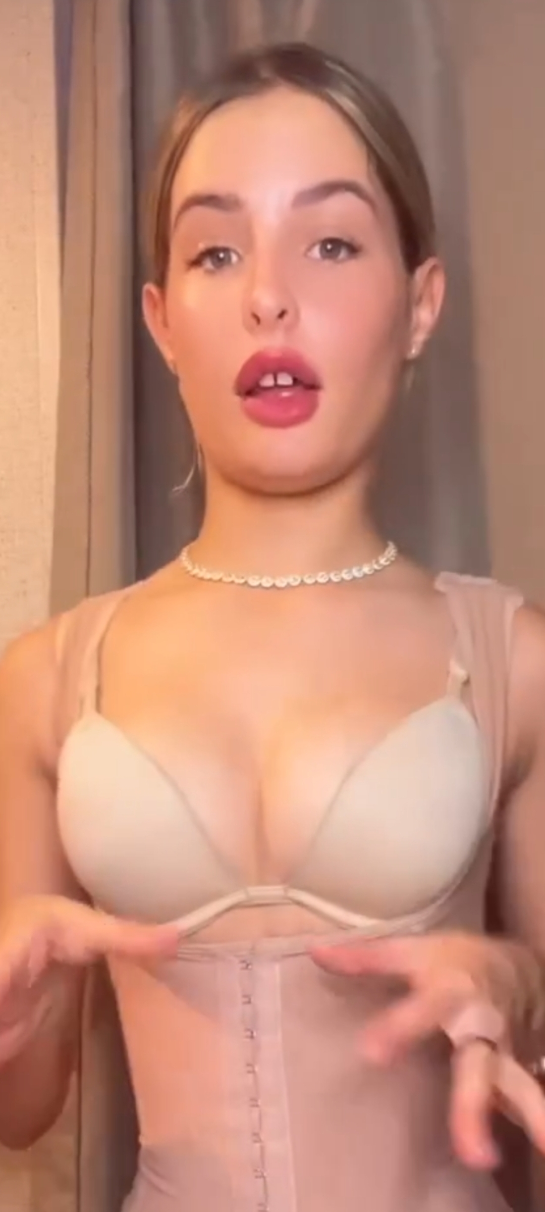 Latinas bikini 34 — 41
