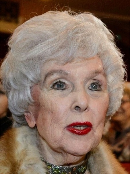 Oldslut with red lipstick — 54