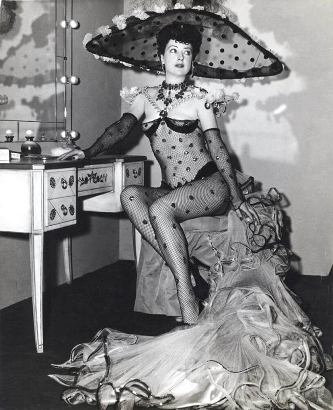 Vintage Burlesque Dancers — 5