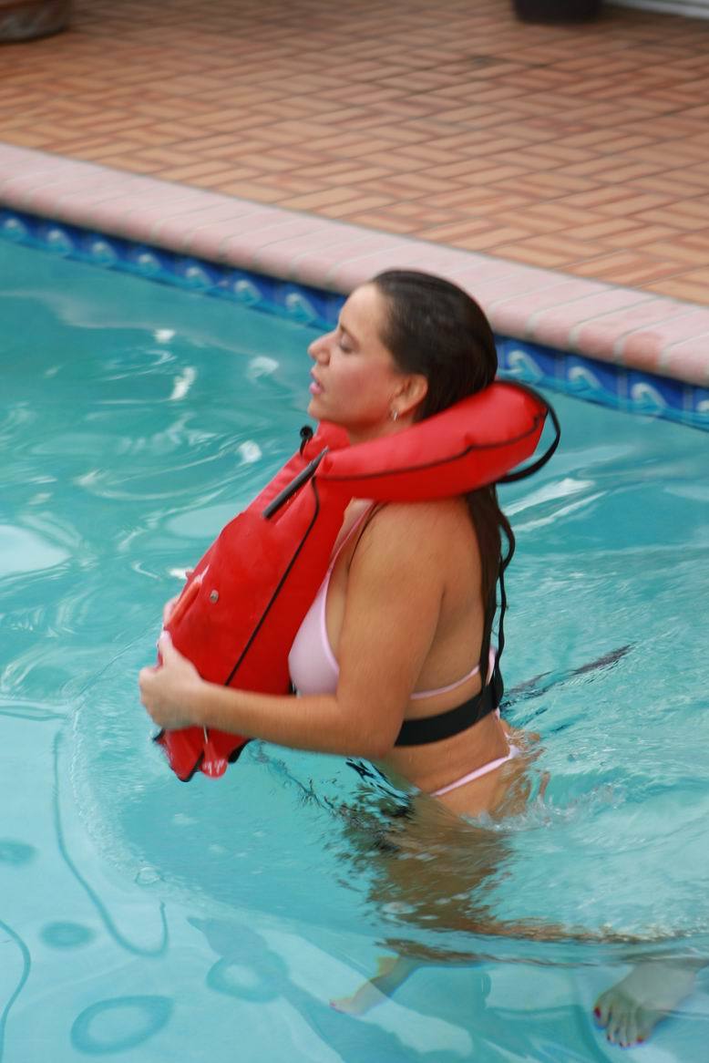 Alicia put life-jacket — 9